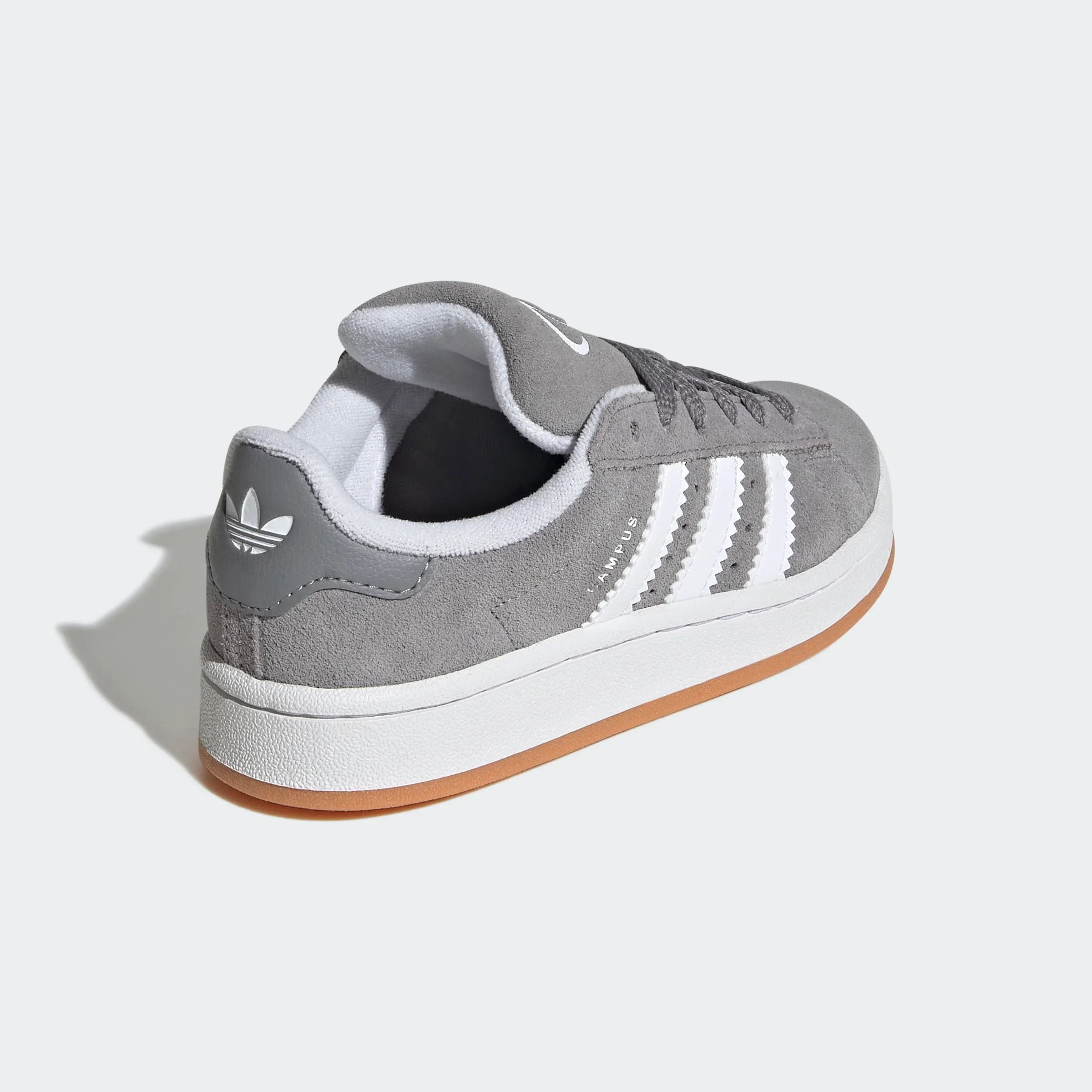 סניקרס אפורות מבד זמש אדידס עם שלושה פסים לבנים, נעל ספורט אופנתית CHOZEN