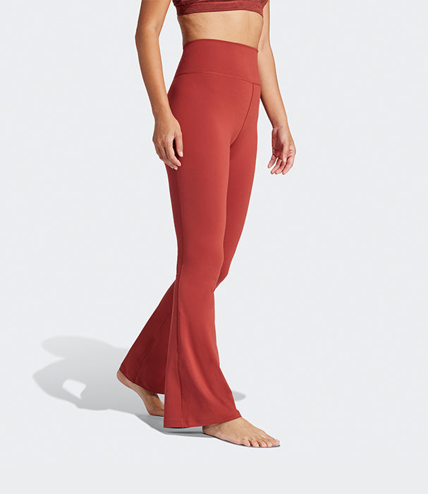 אדידס טייץ מתרחב לנשים