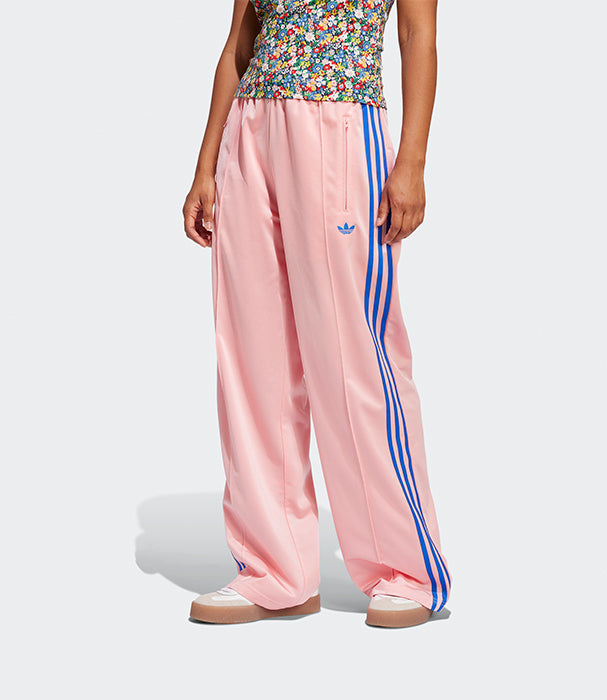 אדידס מכנסיים מתרחבים לנשים