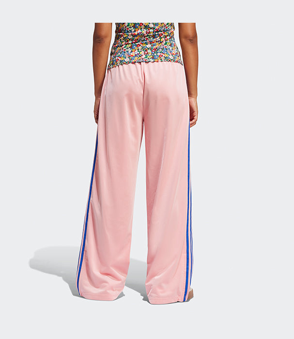 אדידס מכנסיים מתרחבים לנשים