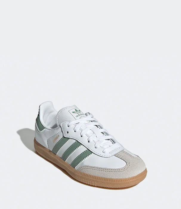 סניקרס adidas בצבע לבן ואפור עם סוליה חומה, דגם קלאסי, למותגי נעלי יוקרה ב-CHOZEN