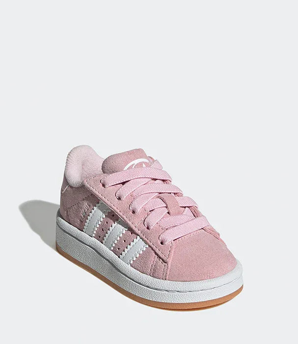 סניקרס לתינוקות בצבע ורוד עם שלושה פסים לבנים, דגם adidas, צילום מוצר מקצועי לחנות CHOZEN