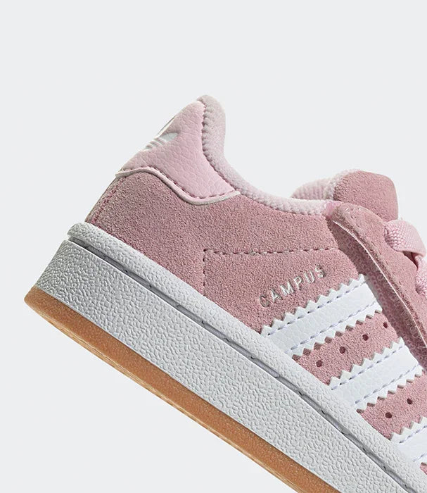 נעל אדידס CAMPUS ורודה לילדים עם שלושה פסים לבנים, צולם בסטודיו רקע אפור, CHOZEN