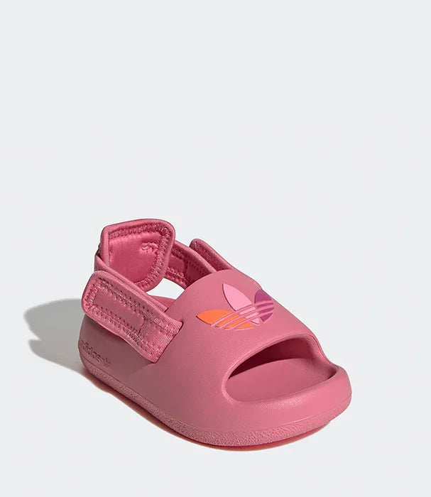 סנדל תינוקות אדידס ורוד עם לולאות ולוגו, צילום מוצר לאתר CHOZEN