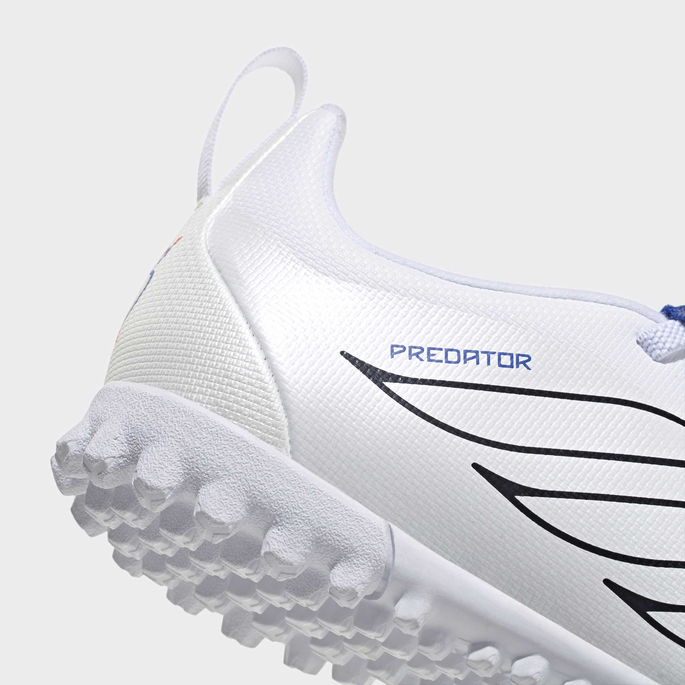 אדידס נעלי כדורגל PREDATOR CLUB לילדים