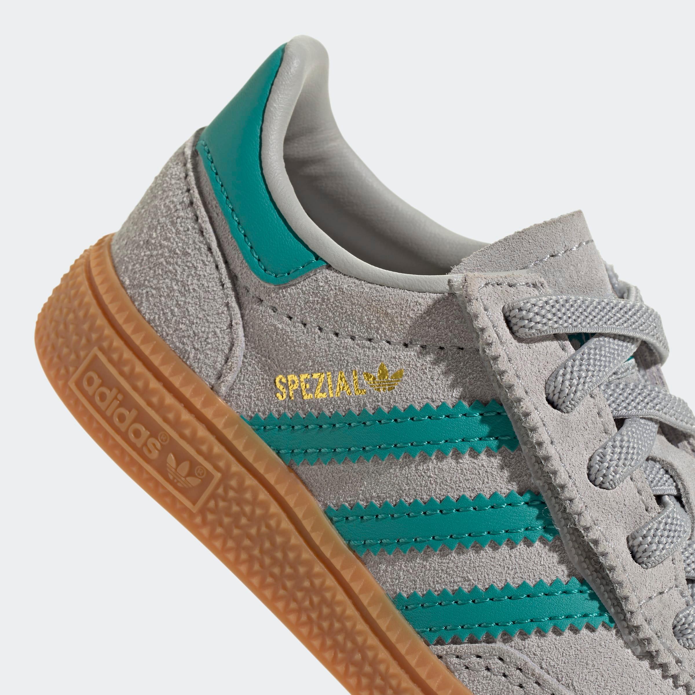 סניקרס אדידס Spezial אפורות עם סוליה חומה ופסים טורקיז, נעלי מותגים ב-CHOZEN