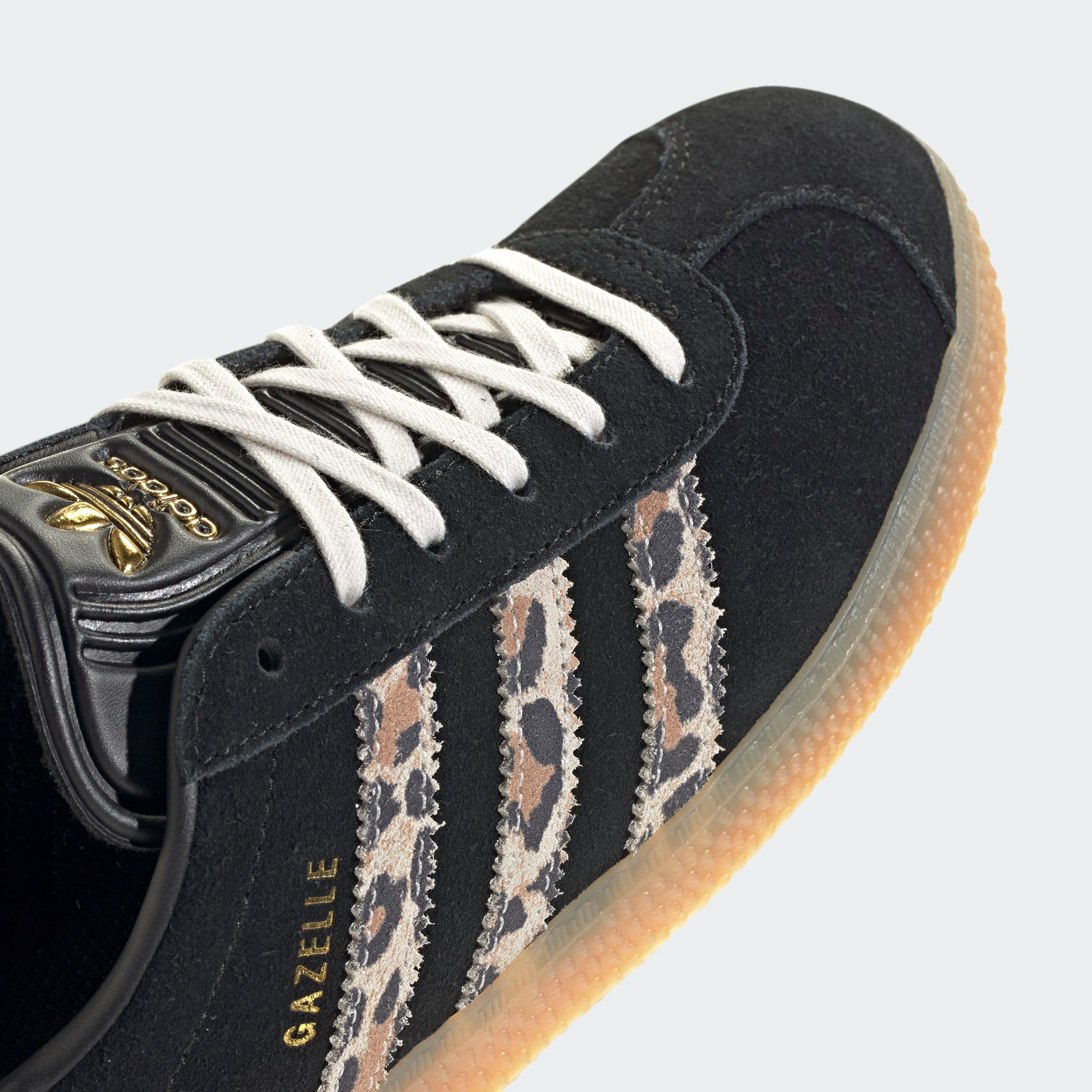 נעל אדידס גזאל שחורה עם פסי נמר, סולייה חומה, HOMEPAGE CHOZEN