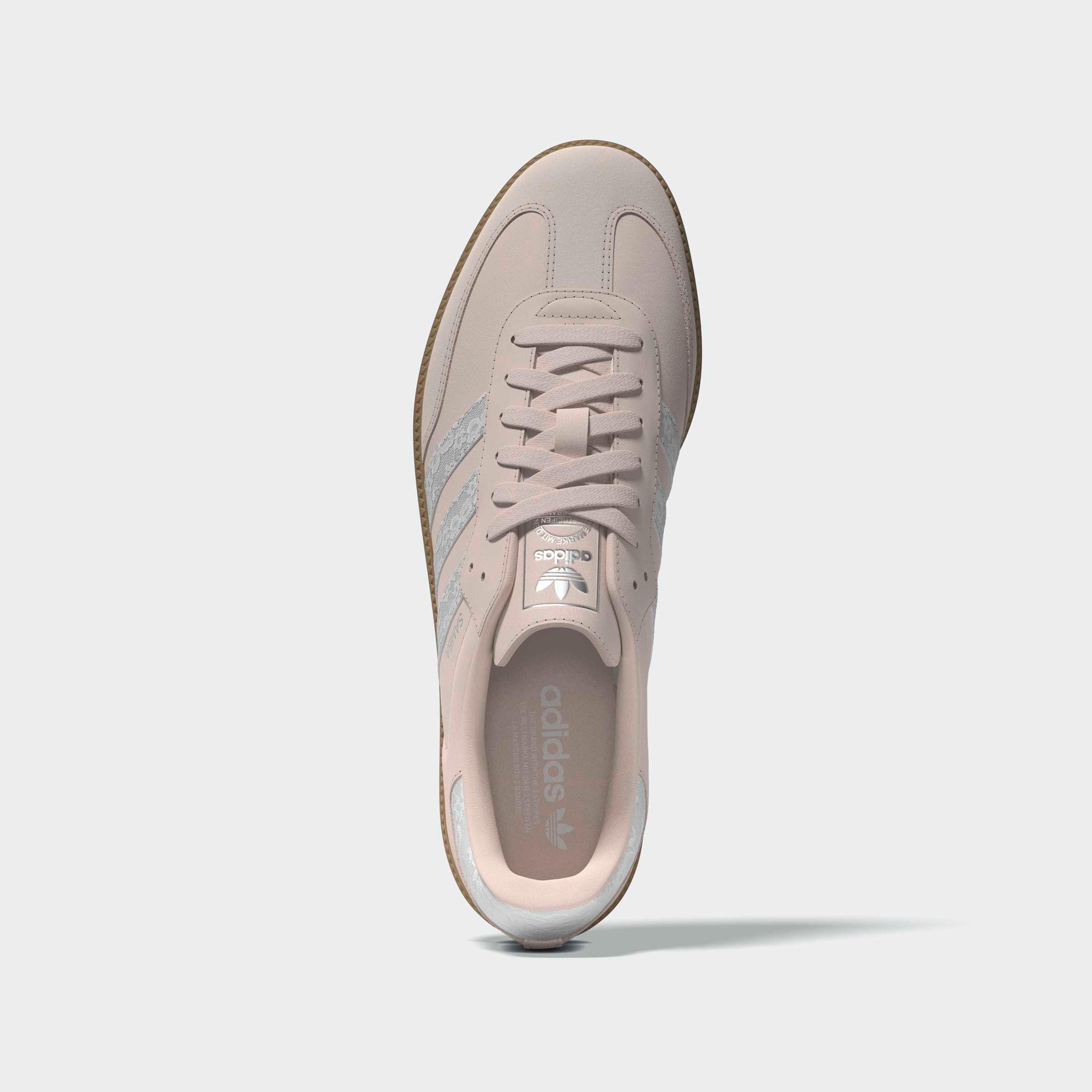 נעל אדידס ורודה עם שלושה פסים, מבט עליון, עיצוב אופנתי HOMEPAGE CHOZEN