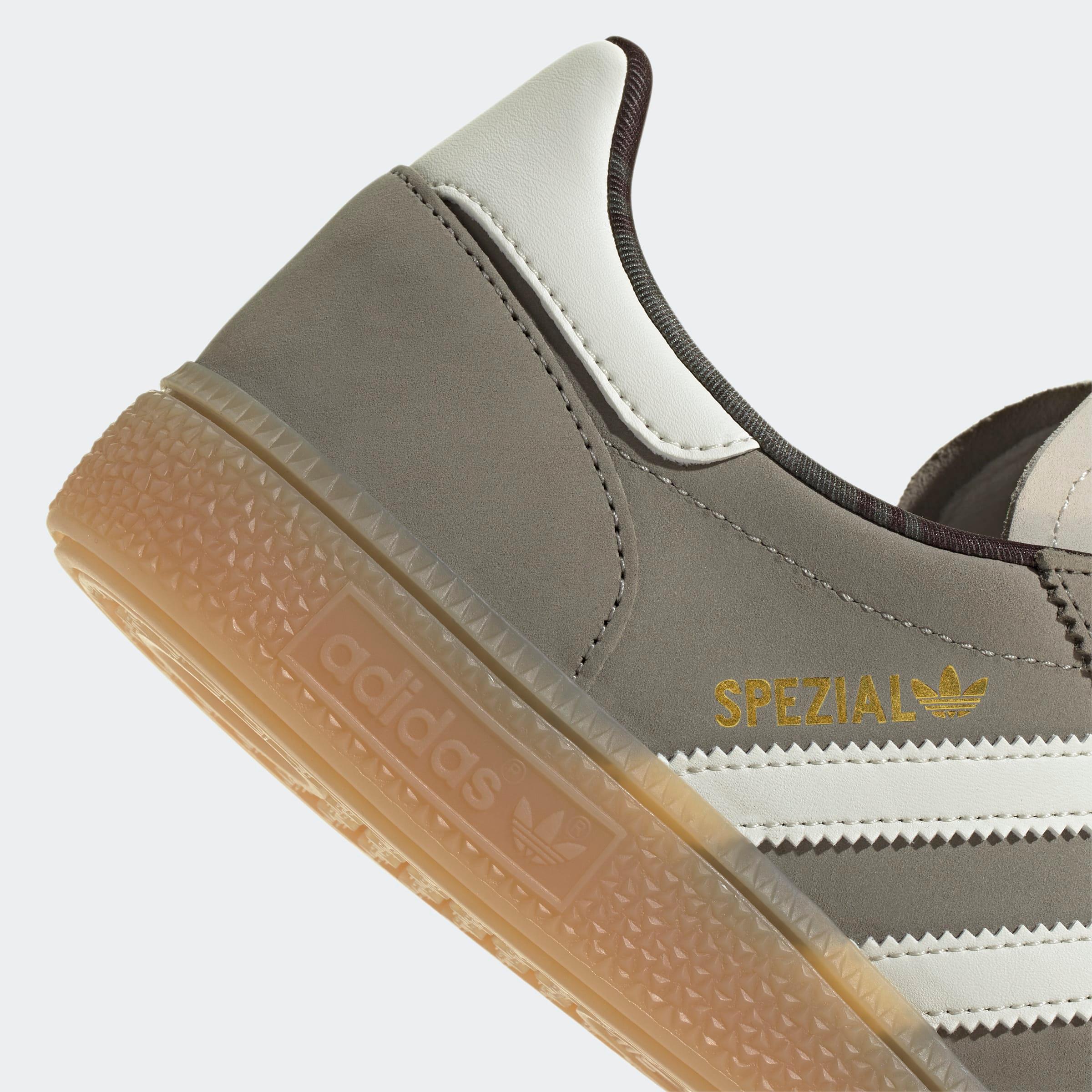 נעלי אדידס Spezial אפור ולבן עם סוליית גומי, מותג מוביל באתר CHOZEN
