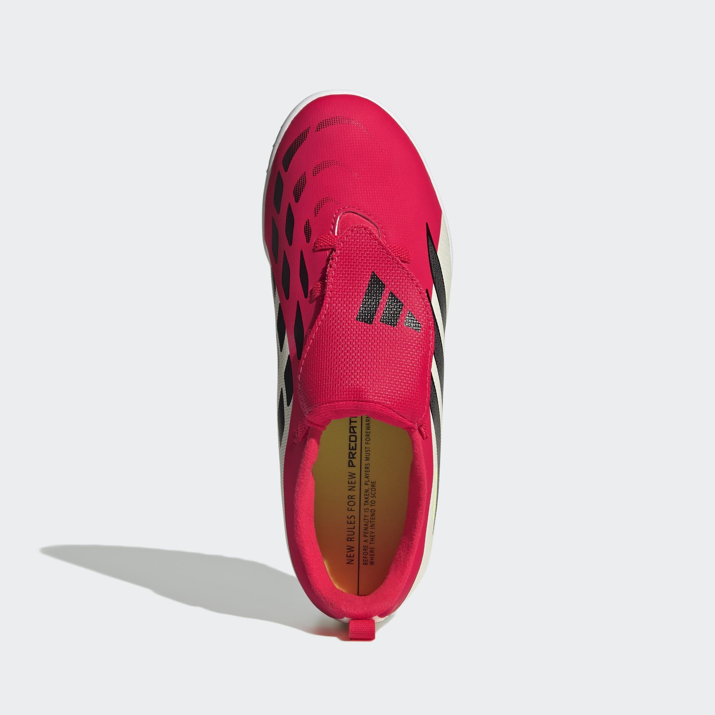 נעל ספורט אדומה עם פסים שחורים, תצוגה עליונה, מבית מותג בינלאומי ב-CHOZEN