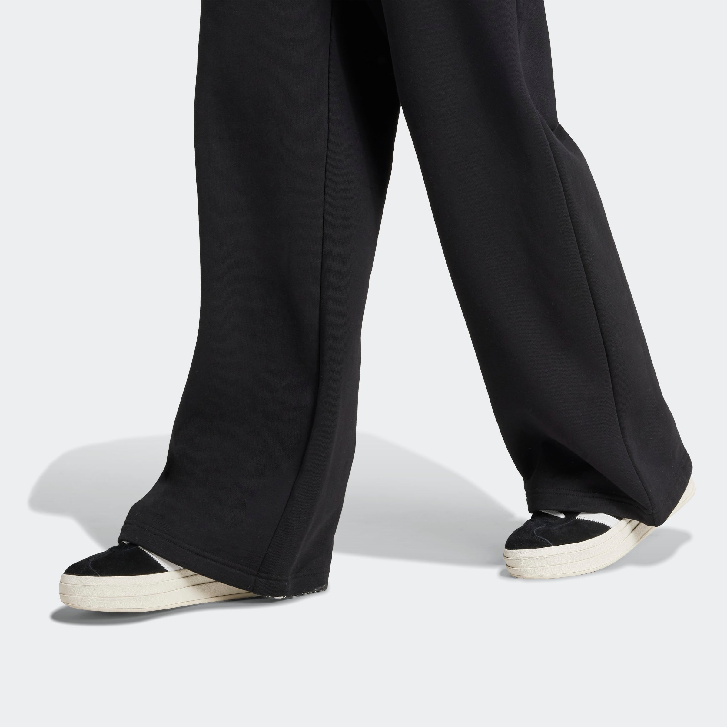 אדידס מכנסיים מתרחבים ESSENTIALS WIDE LEG לנשים