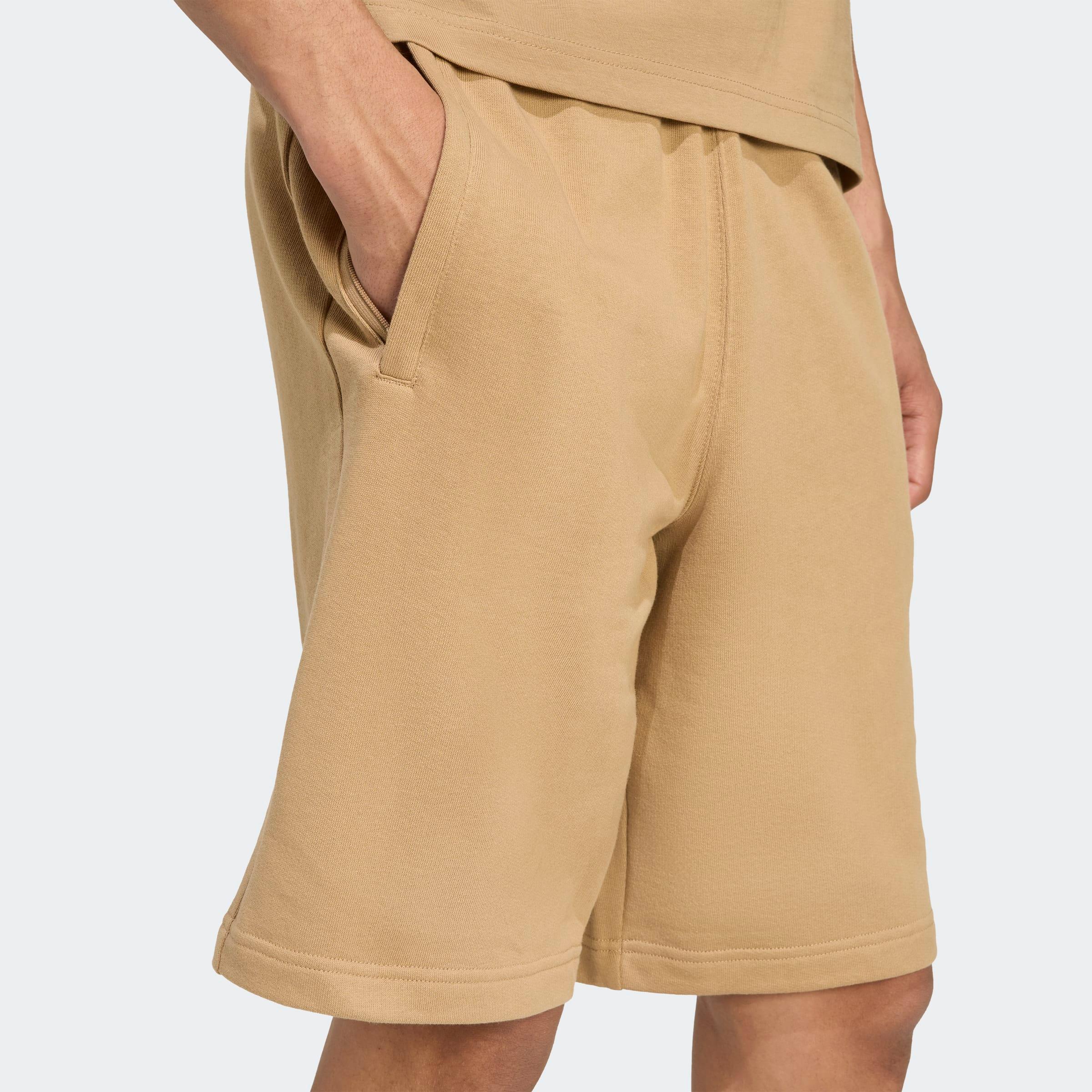 מכנסי ברמודה קצרים בצבע בז׳, דגם גברים אופנתי מבית CHOZEN