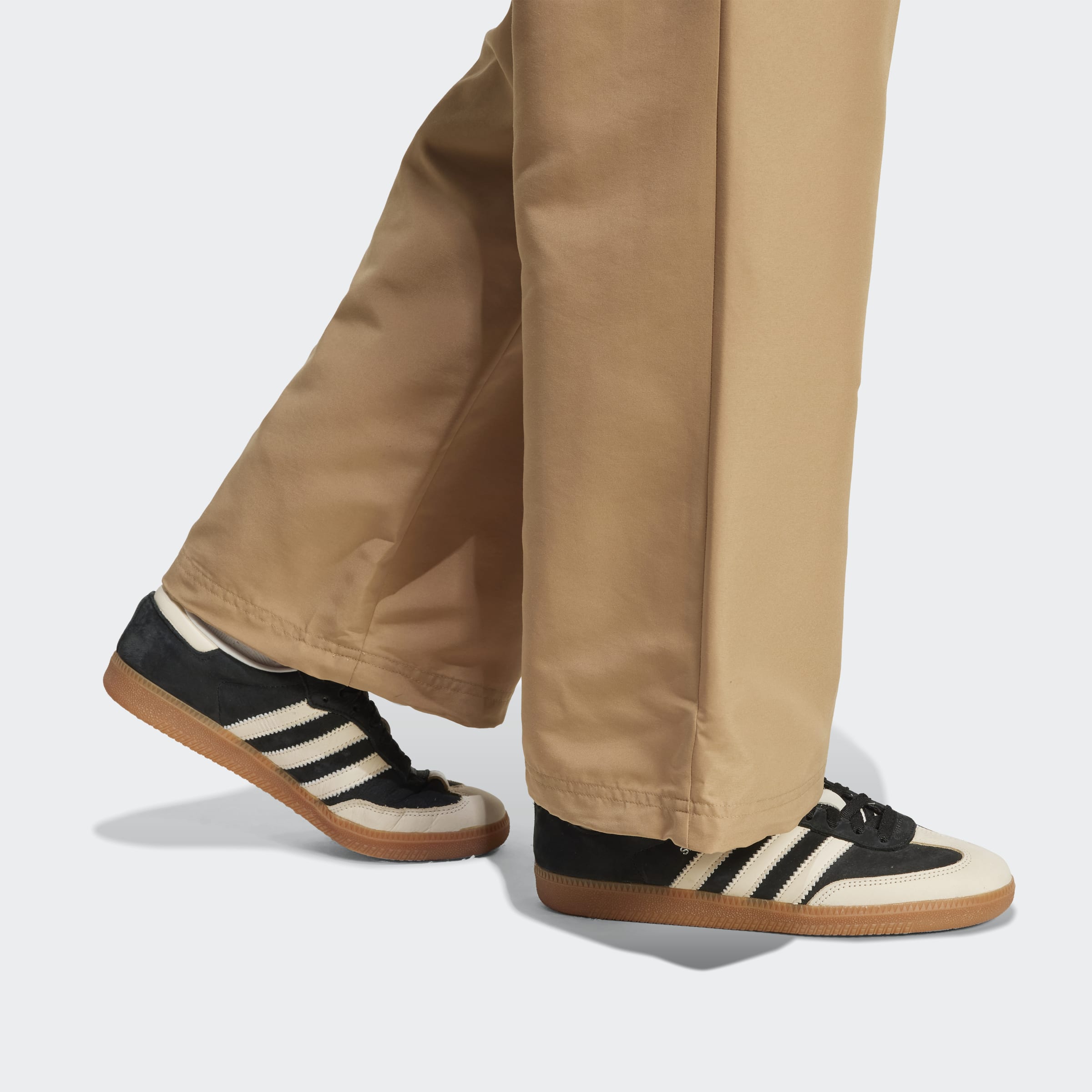 אדידס מכנסי קרגו ESSENTIALS WOVEN לנשים