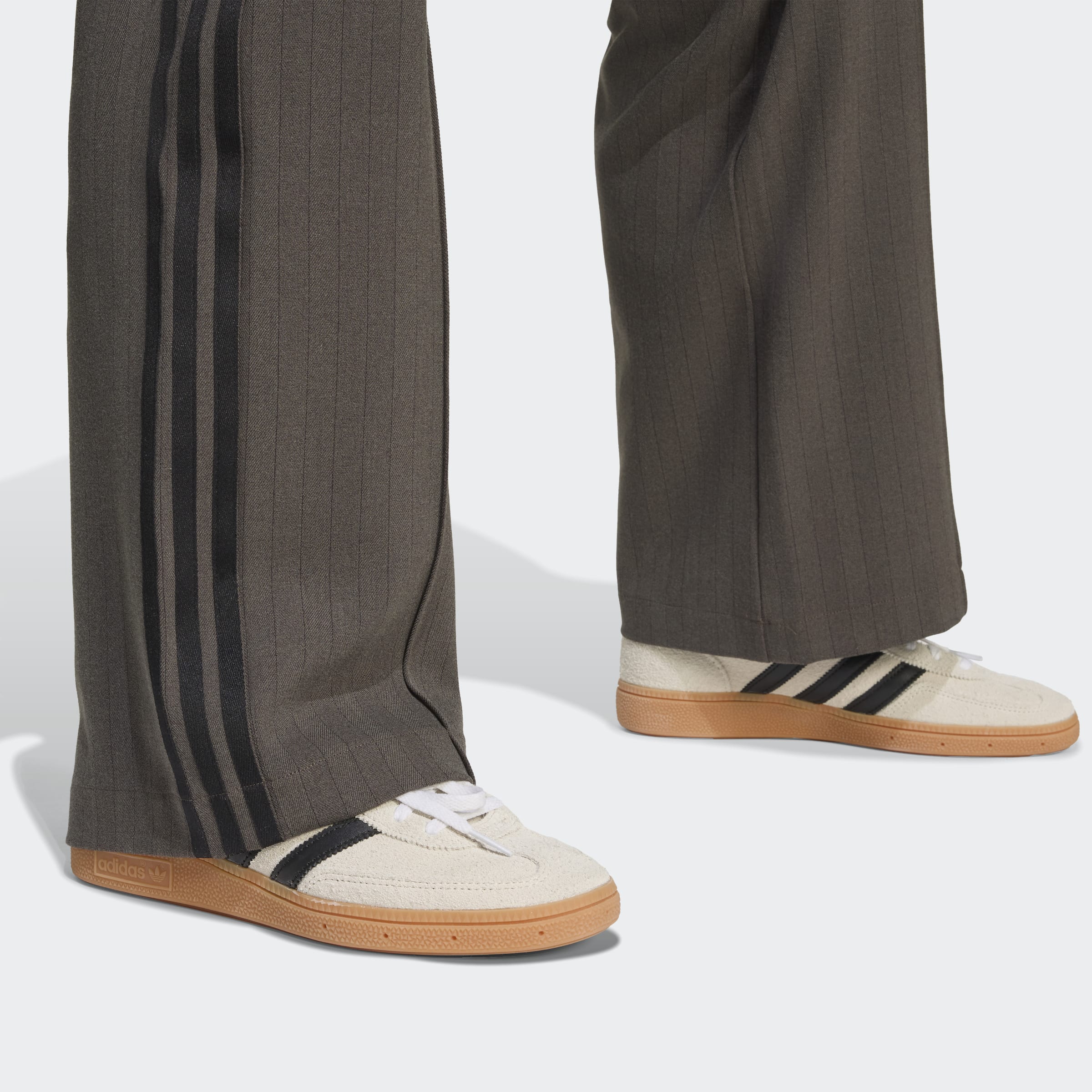 אדידס מכנסיים ארוכים לנשים