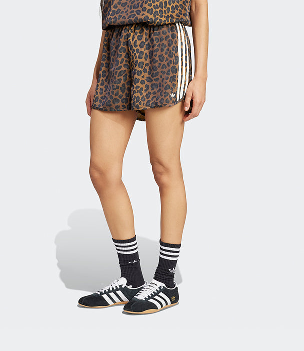 אדידס מכנסיים קצרים לנשים