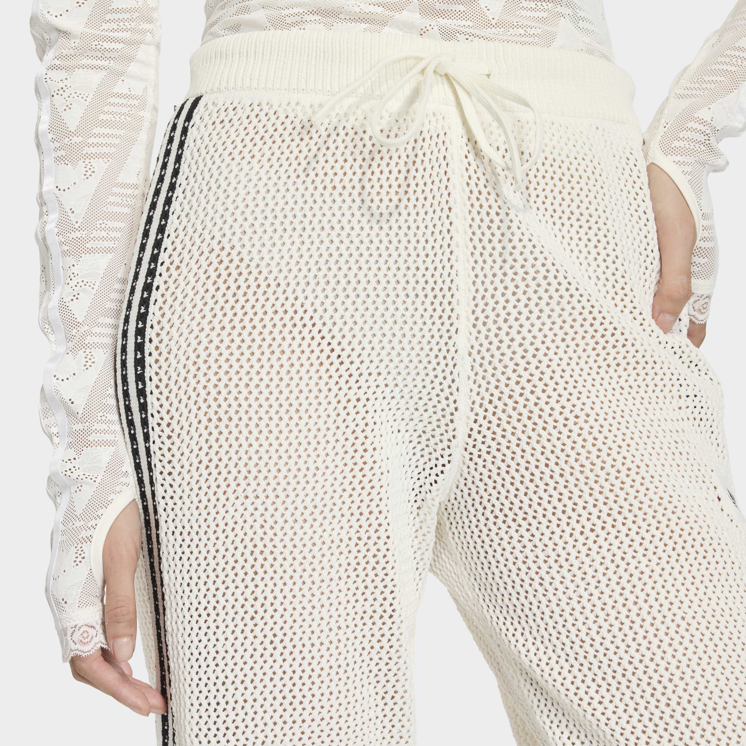 מכנסי רשת לבנים לנשים עם שרוך קשירה ודוגמא פסים שחורים בצד, אופנת רחוב טרנדית