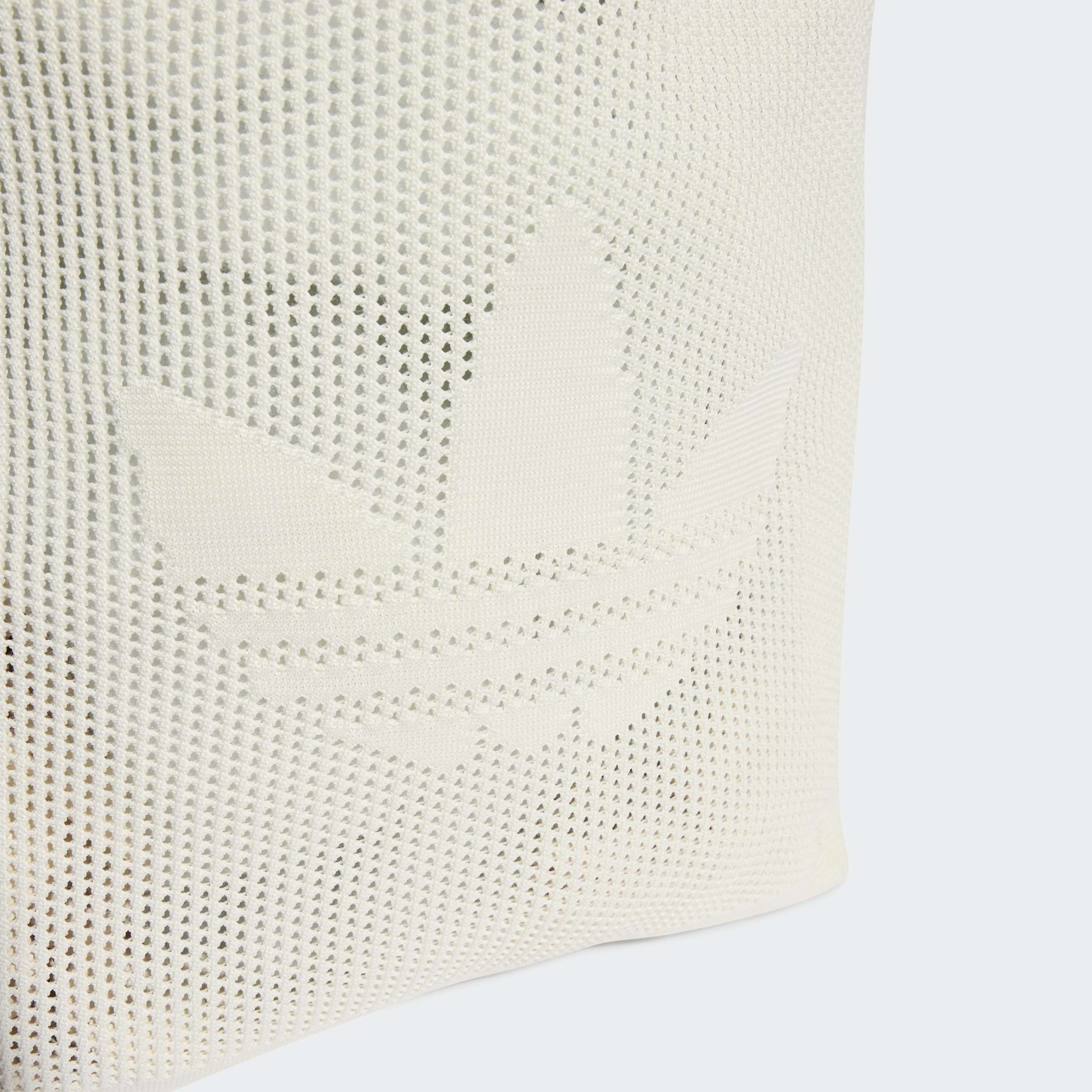 בד רשת אפור עם דוגמת עלה מקורי, צילום מקרוב לפרטי חומר ובד