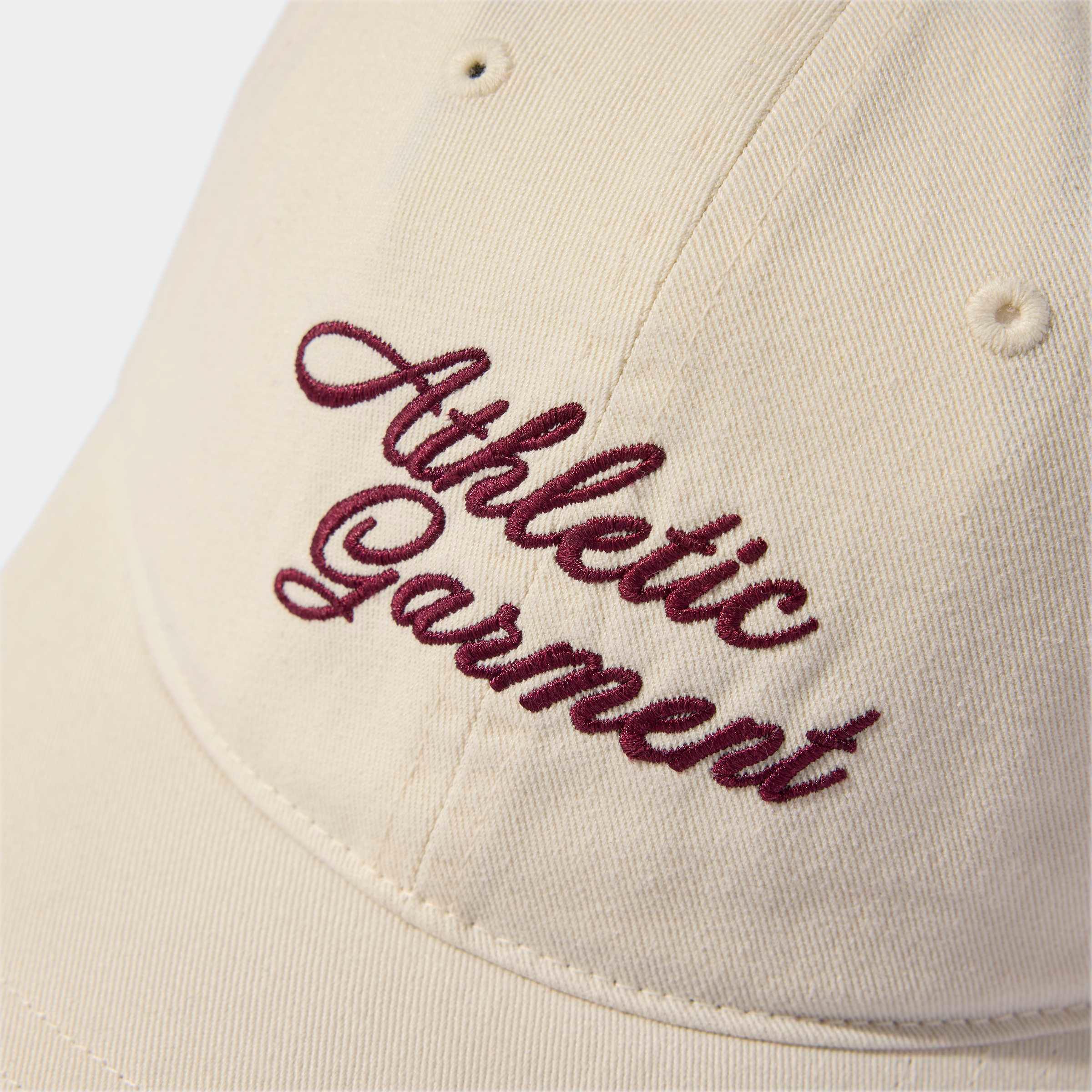 כובע מצחייה בז׳ עם רקמת Athletic Garment, מוצר אופנה ב-CHOZEN קבוצת אלפא