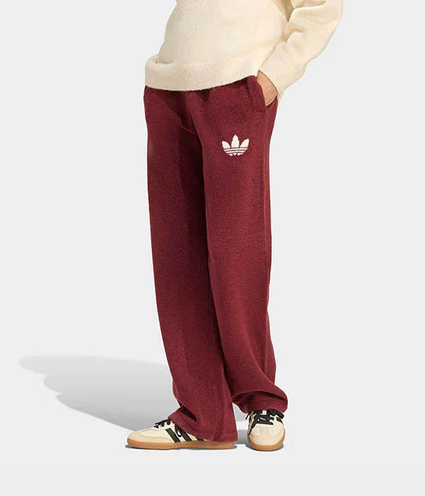 מכנסי טרנינג בורדו אדידס לגבר, לוגו לבן, צילום על דוגמן, CHOZEN מותגים מובילים