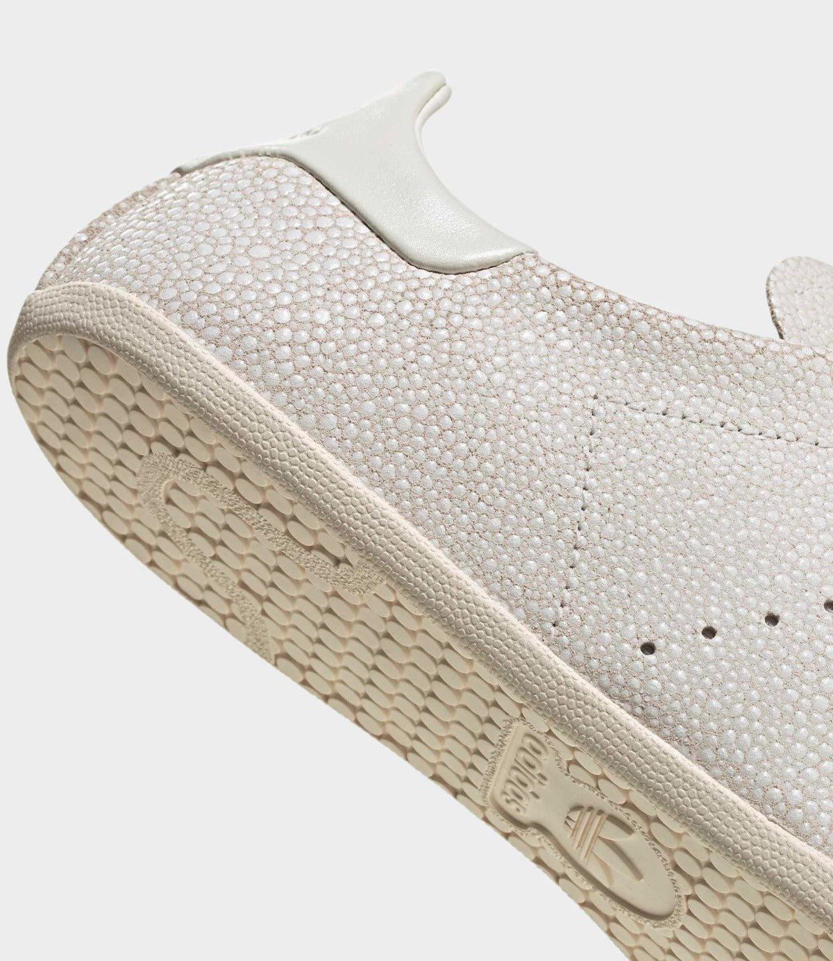 אדידס סניקרס STAN SMITH LO PRO לנשים