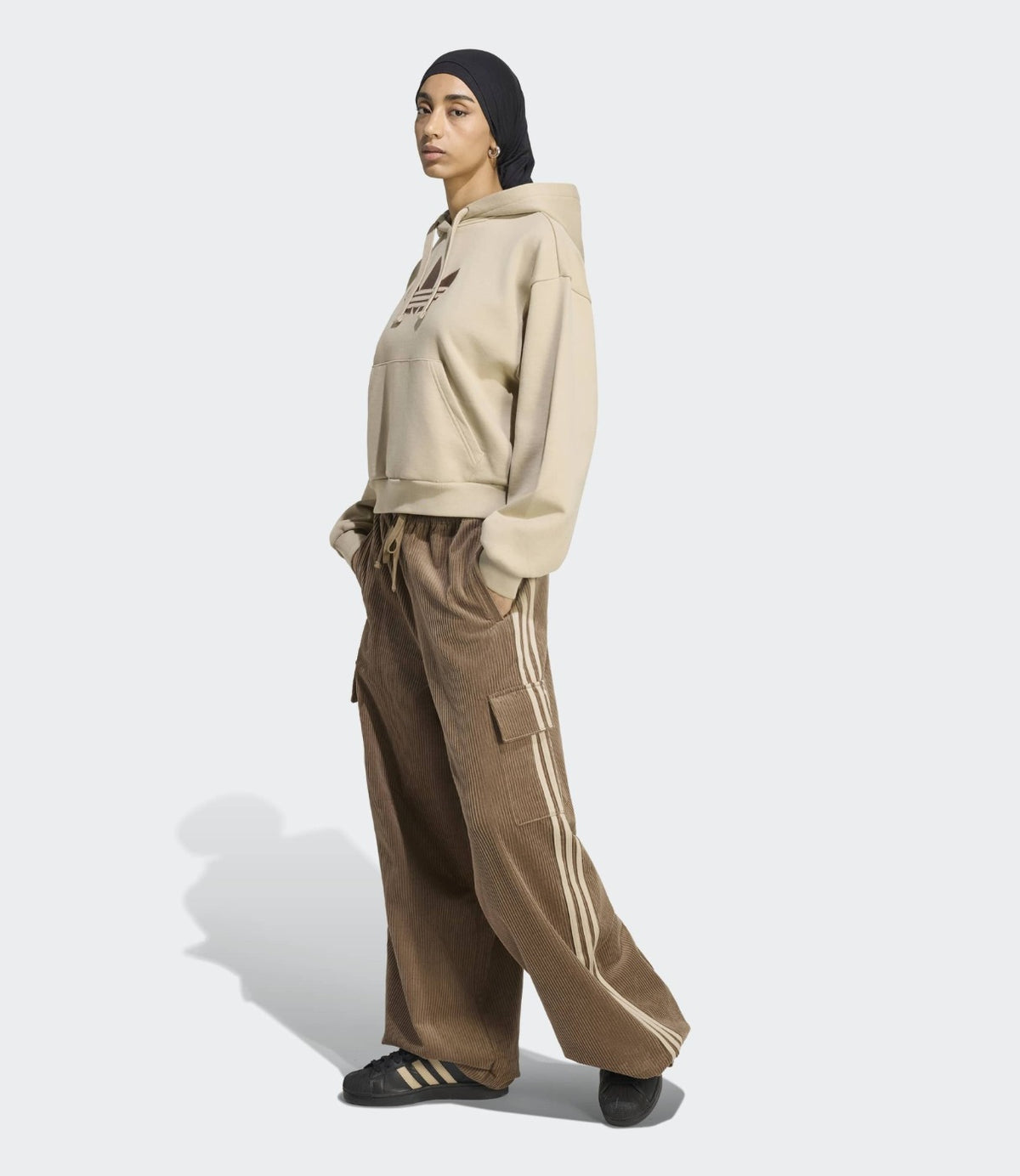 ADIDAS PANTS (1/1) בצבע חאקי - CHOZEN