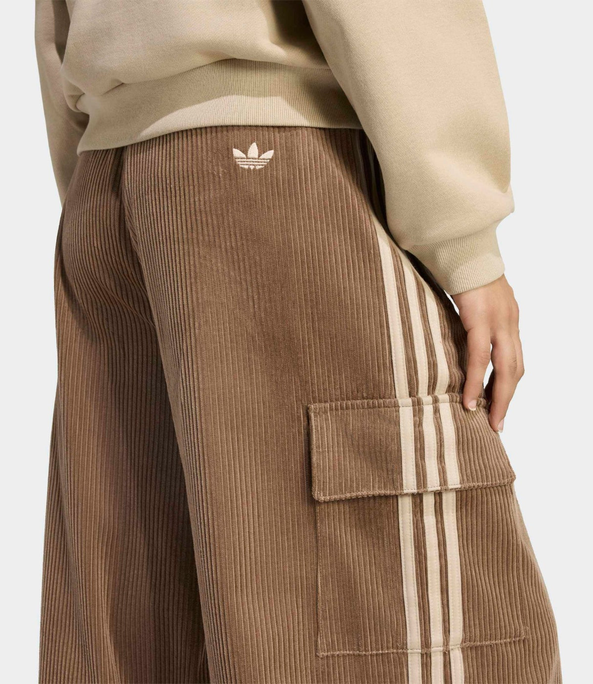 ADIDAS PANTS (1/1) בצבע חאקי - CHOZEN