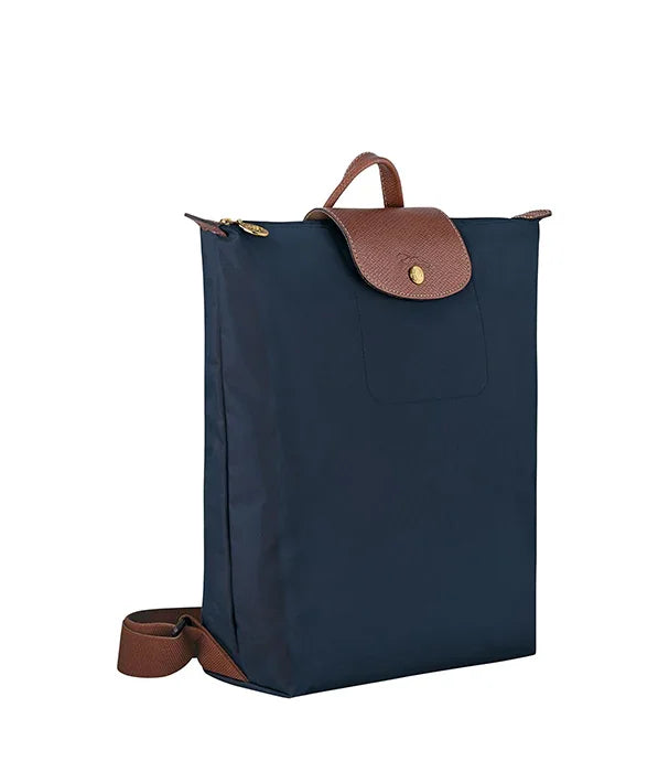 תיק גב אופנתי כחול עם רצועות ועיטורי עור חום, מוצר פרימיום באתר CHOZEN