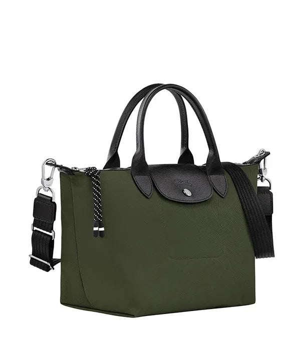 תיק יד ירוק עם ידיות ושוליים שחורים, רצועה נשלפת מבית מותג יוקרה ב-CHOZEN