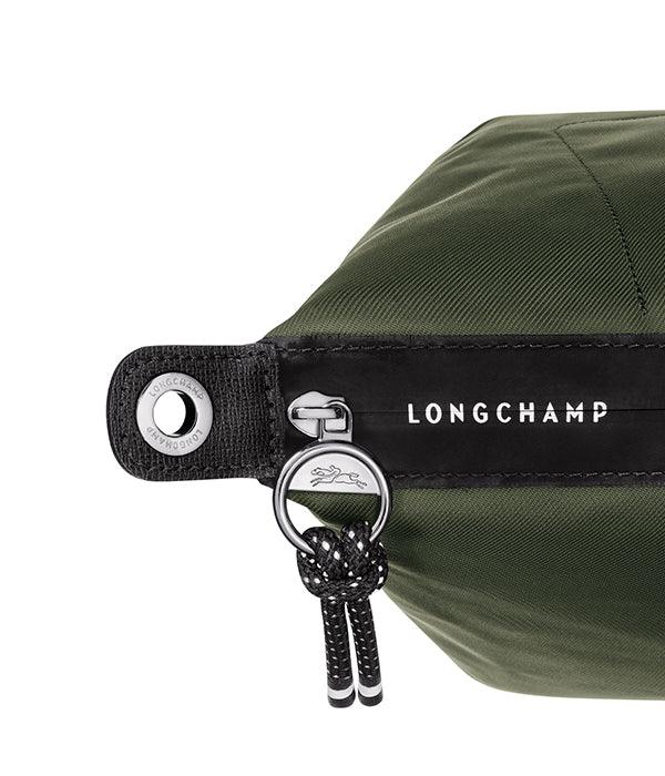תיק איכותי ירוק מבית LONGCHAMP עם רוכסן וכיתוב לוגו, באתר CHOZEN