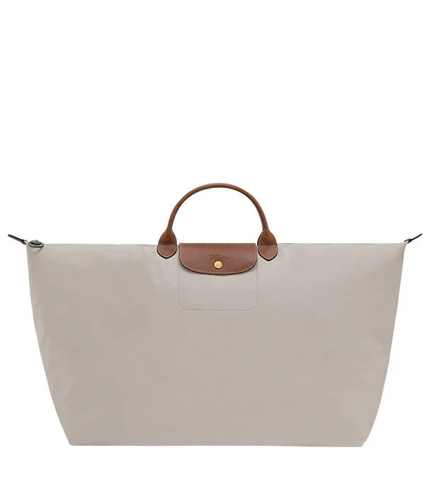 תיק נשיאה גדול עם ידיות עור חום, עיצוב אלגנטי מינימליסטי מאת CHOZEN