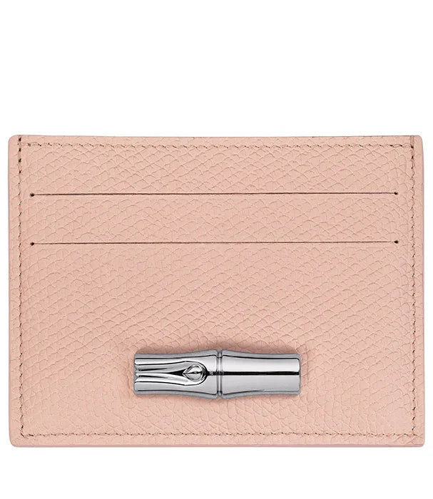 מחזיק כרטיסים מעור ורוד עם עיטור מתכת כסוף, מוצר יוקרה מבית CHOZEN