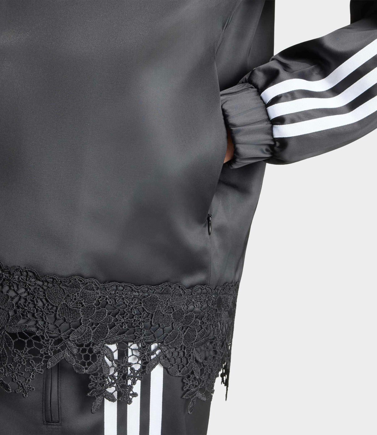 אדידס ג'קט SAT LACE לנשים