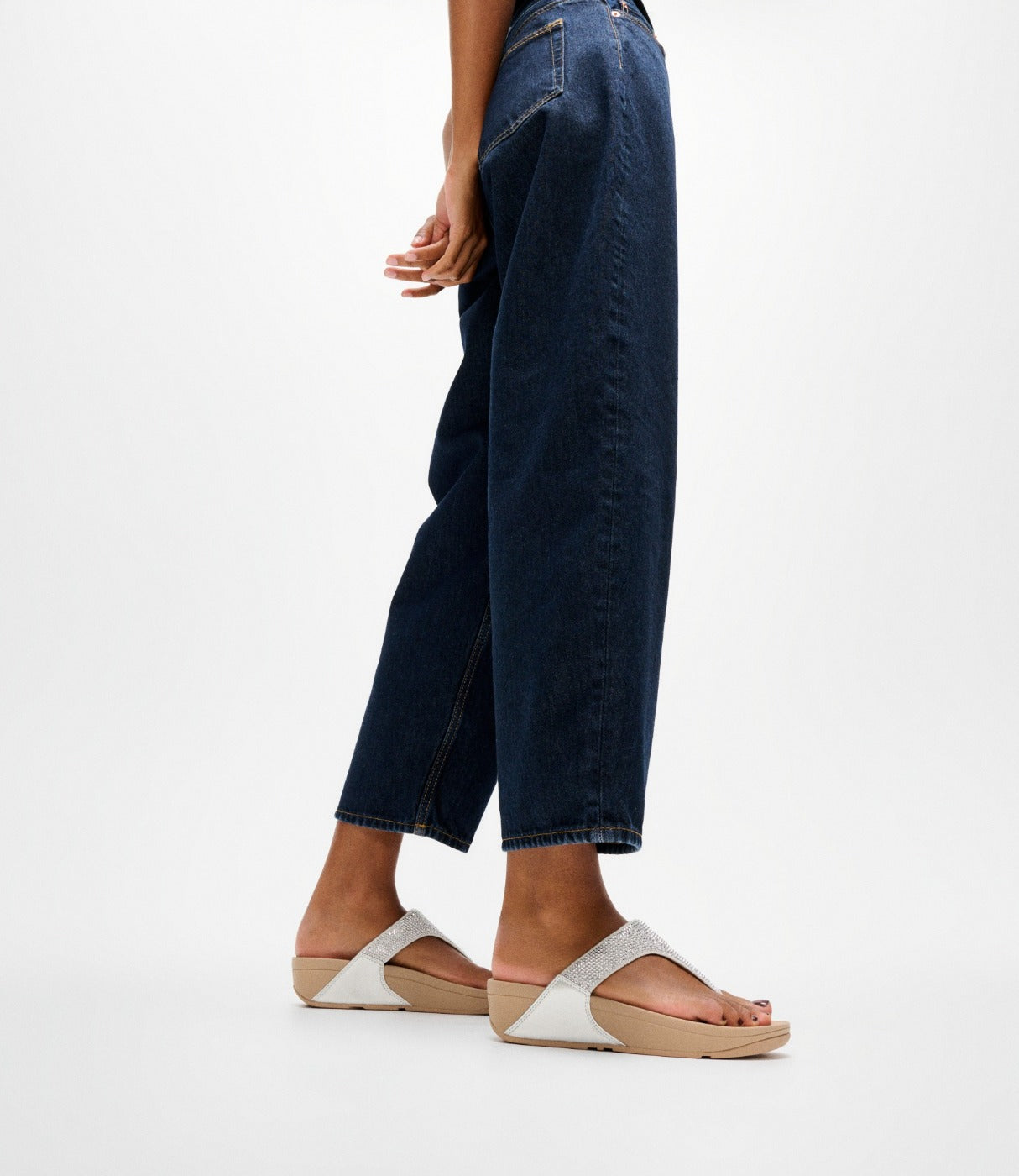 פיטפלופ סנדלים לולו טו פוסט לנשים - כסף