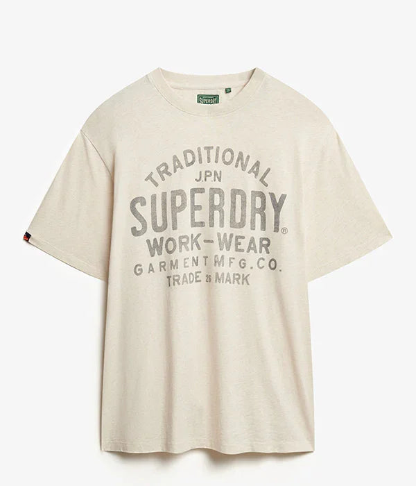 חולצת טי שירט בז' Superdry עם הדפס לוגו מסדרת work-wear, מבית CHOZEN מותגים מובילים