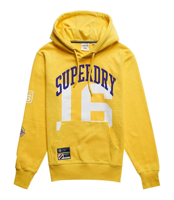 קפוצ׳ון סופרדריי צהוב עם הדפס 16 וכיתוב SUPERDRY, אופנת גברים מבית CHOZEN