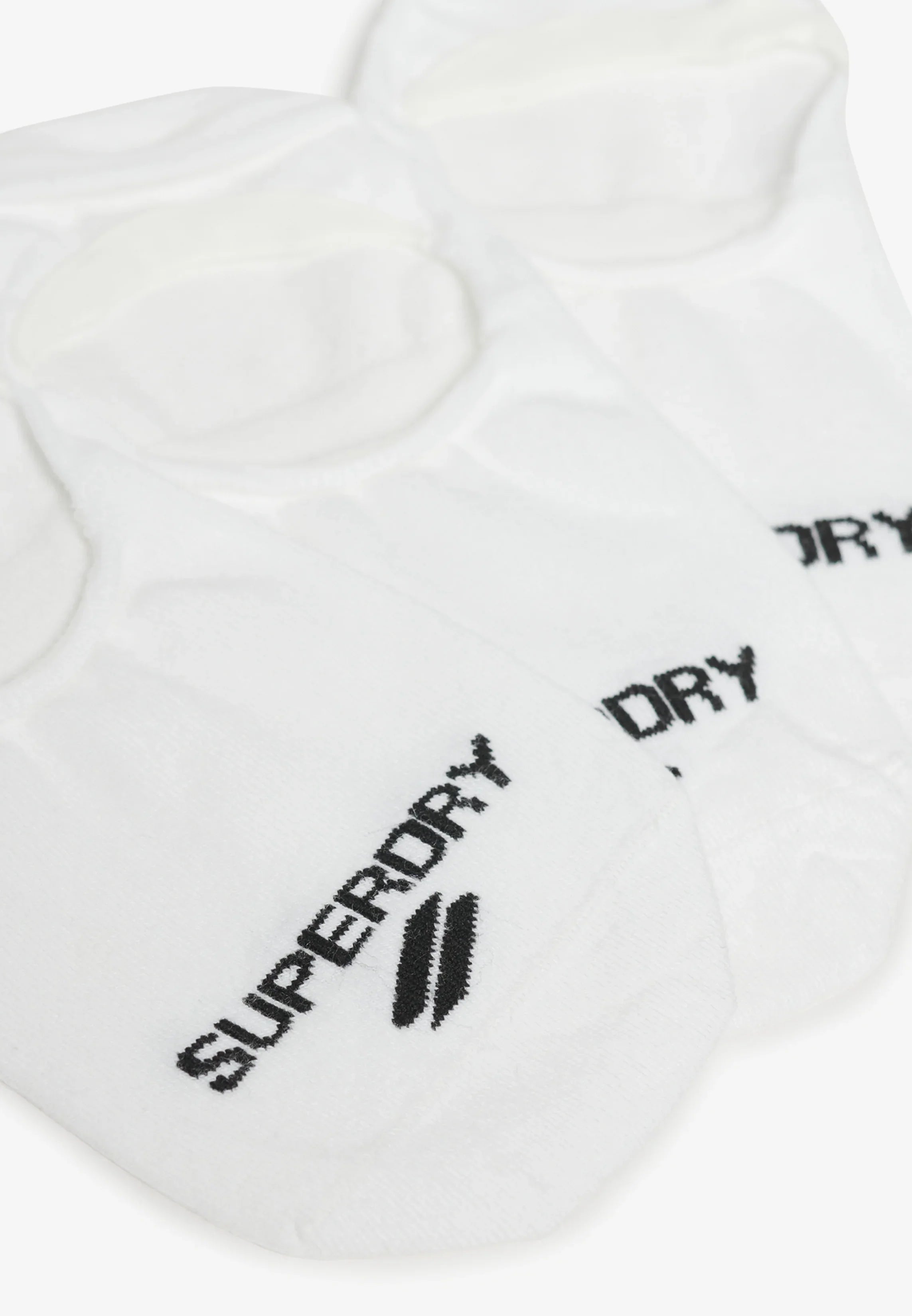 גרביים לבנים ממותגים Superdry, CHOZEN, לקבוצת אלפא