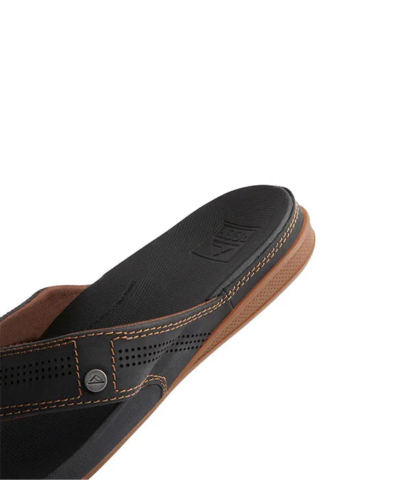 כפכף גברים בצבע חום עם שחור ותפרים בולטים, CHOZEN קבוצת אלפא מותגים מובילים