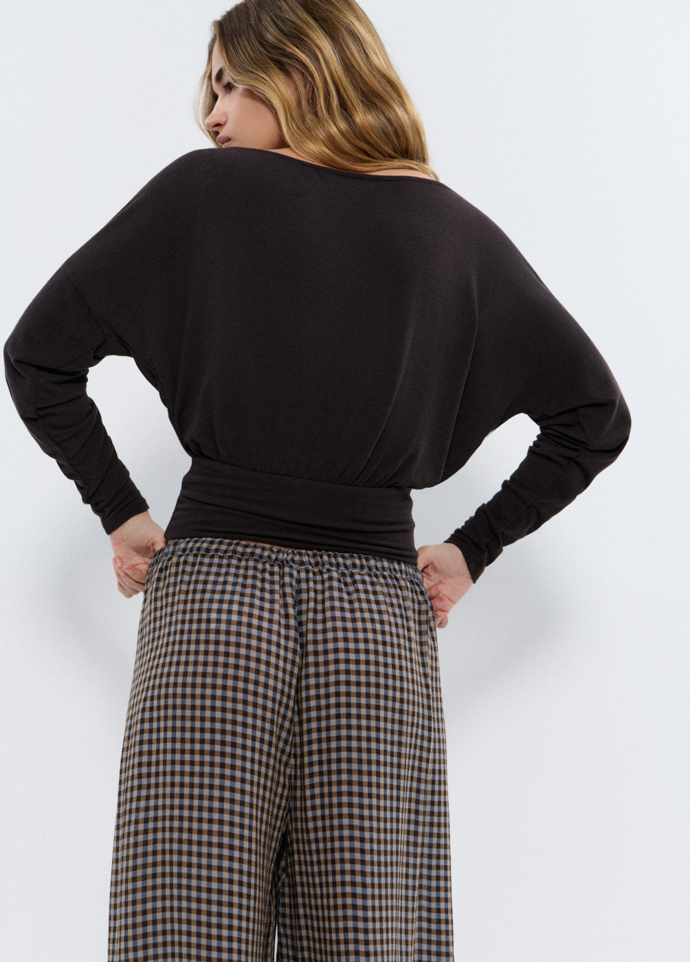 בראוני חולצה ארוכה לנשים