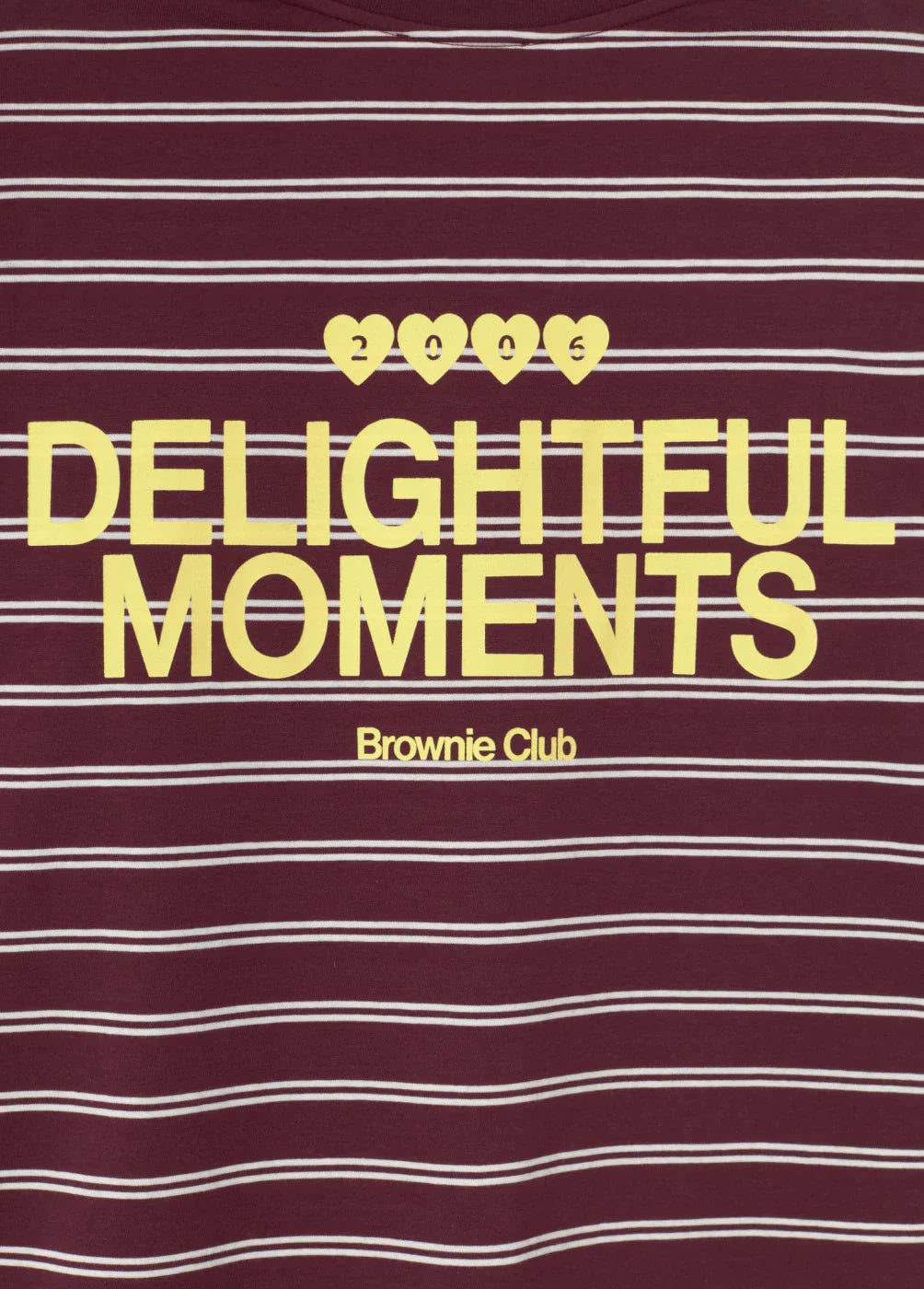 חולצת פסים בורדו עם כיתוב DELIGHTFUL MOMENTS, מותג Brownie Club, אופנה CHOZEN