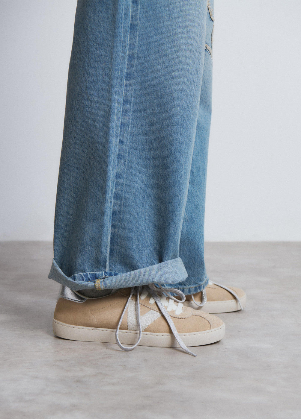 בראוני סניקרס לנשים