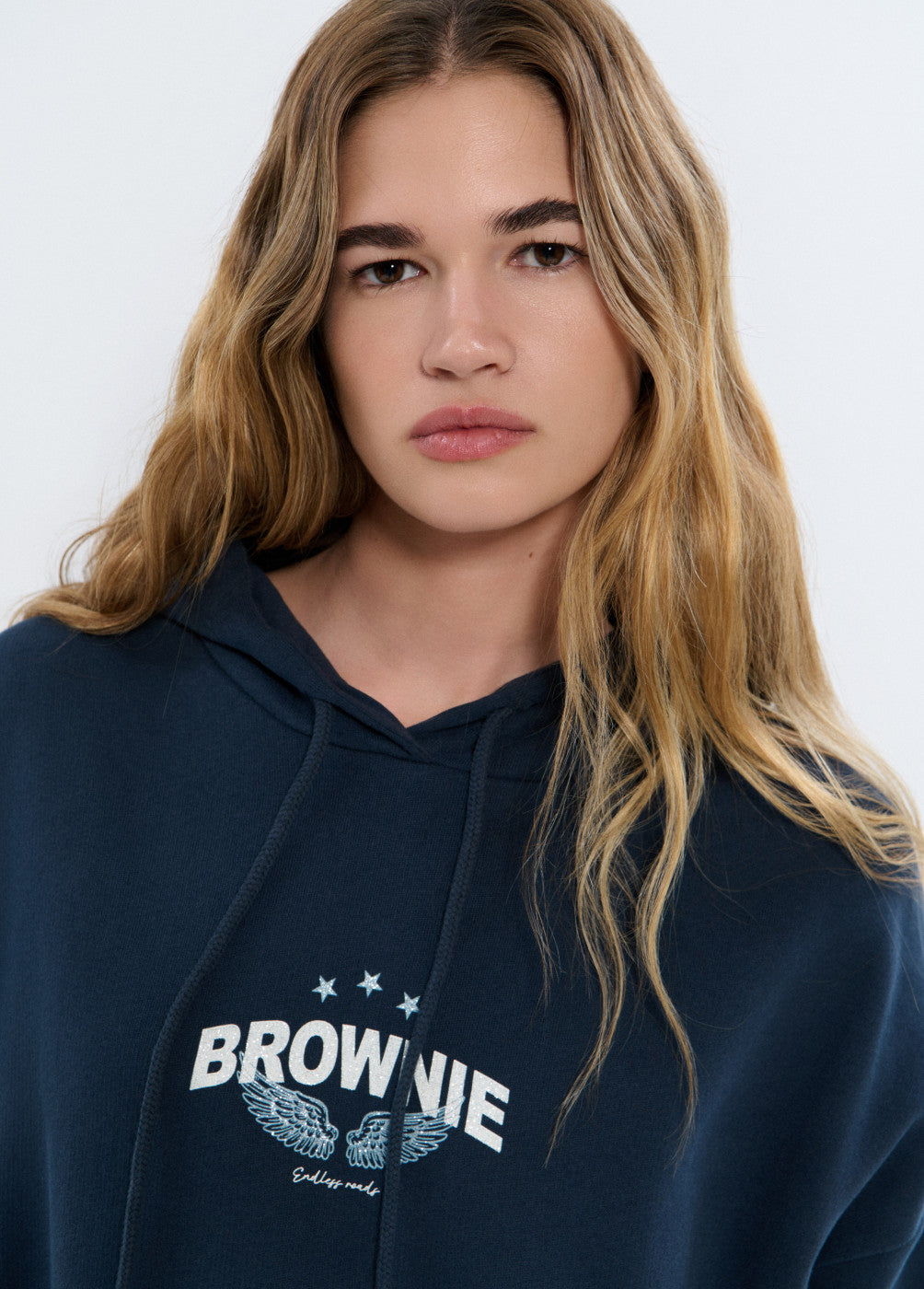 בראוני סווטשירט לנשים