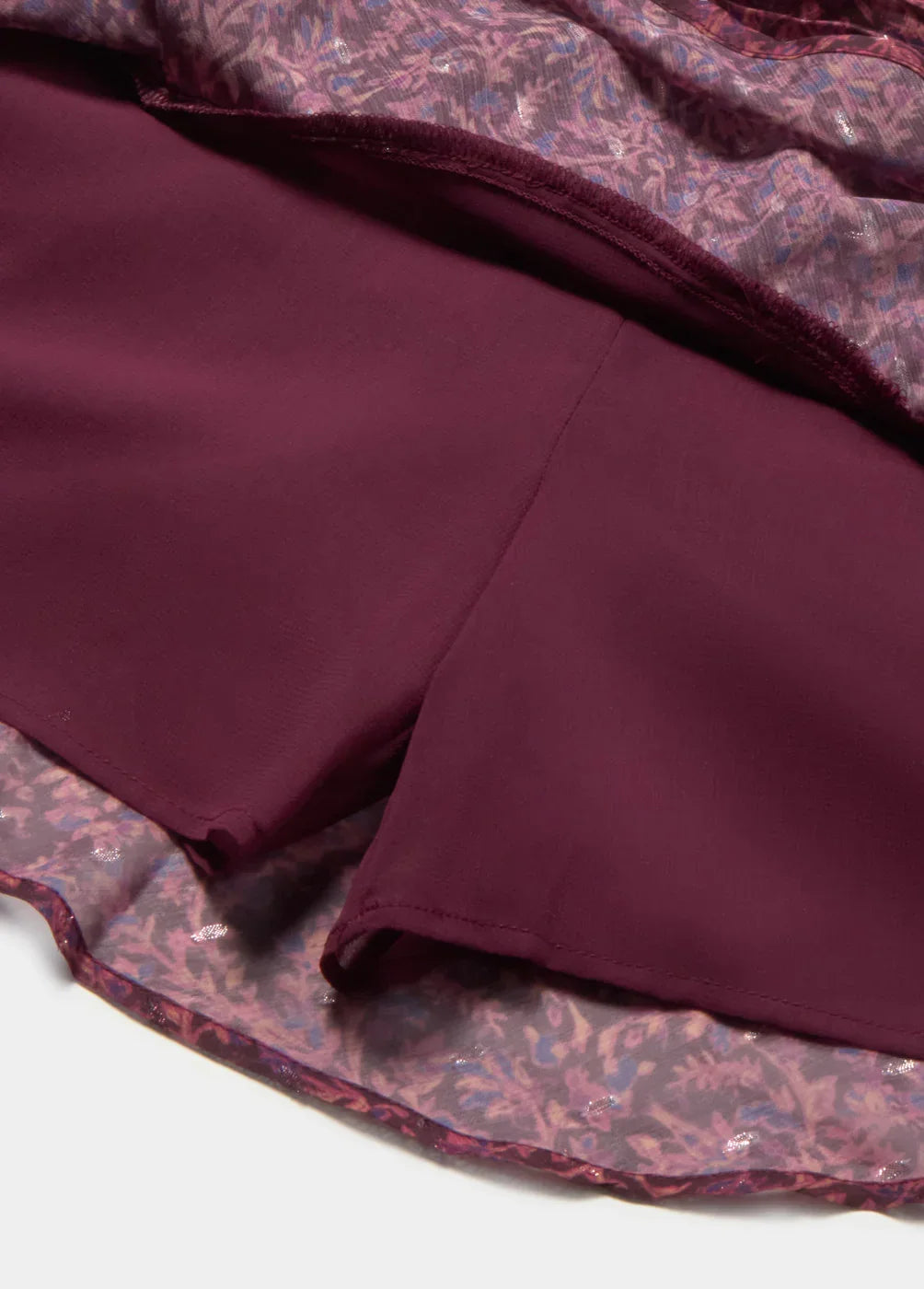 מכנסיים קצרים פנימיים בצבע בורדו עם שכבת בד עליונה שקופה ומעוצבת, אופנת נשים CHOZEN