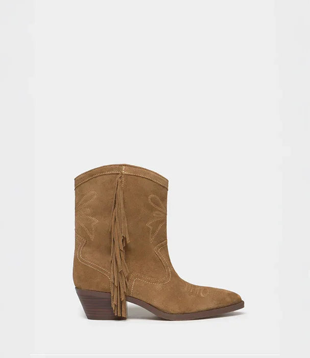 מגף בוקרים חום מעור זמש עם פרנזים, נעלי נשים אופנתיות מחנות CHOZEN