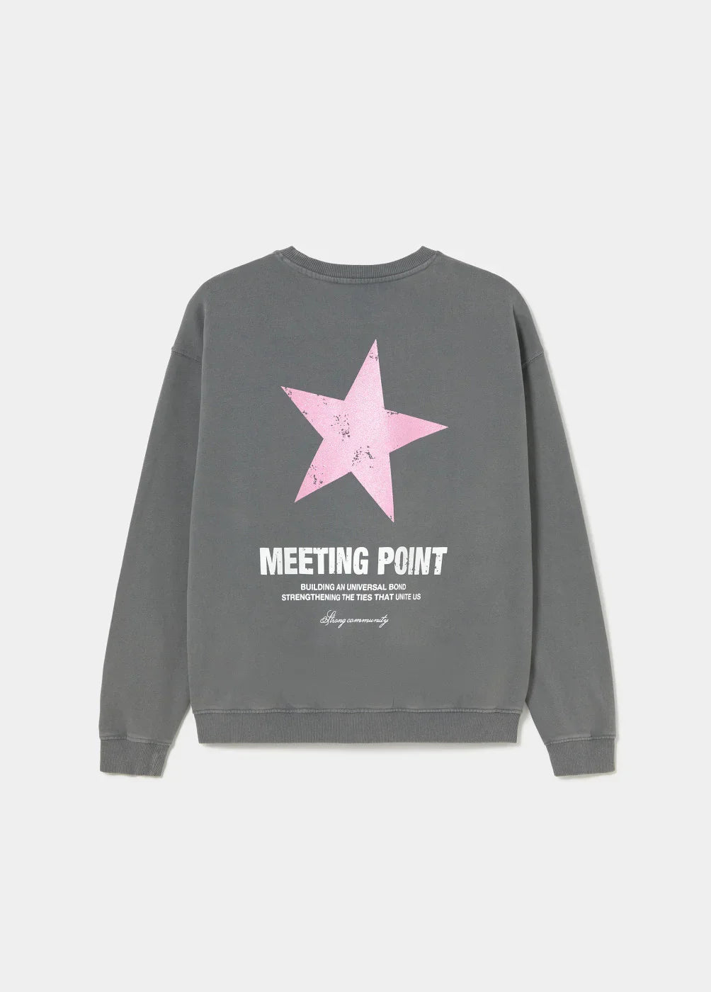 סווטשירט אפור מבית CHOZEN עם כוכב ורוד והכיתוב MEETING POINT בגב