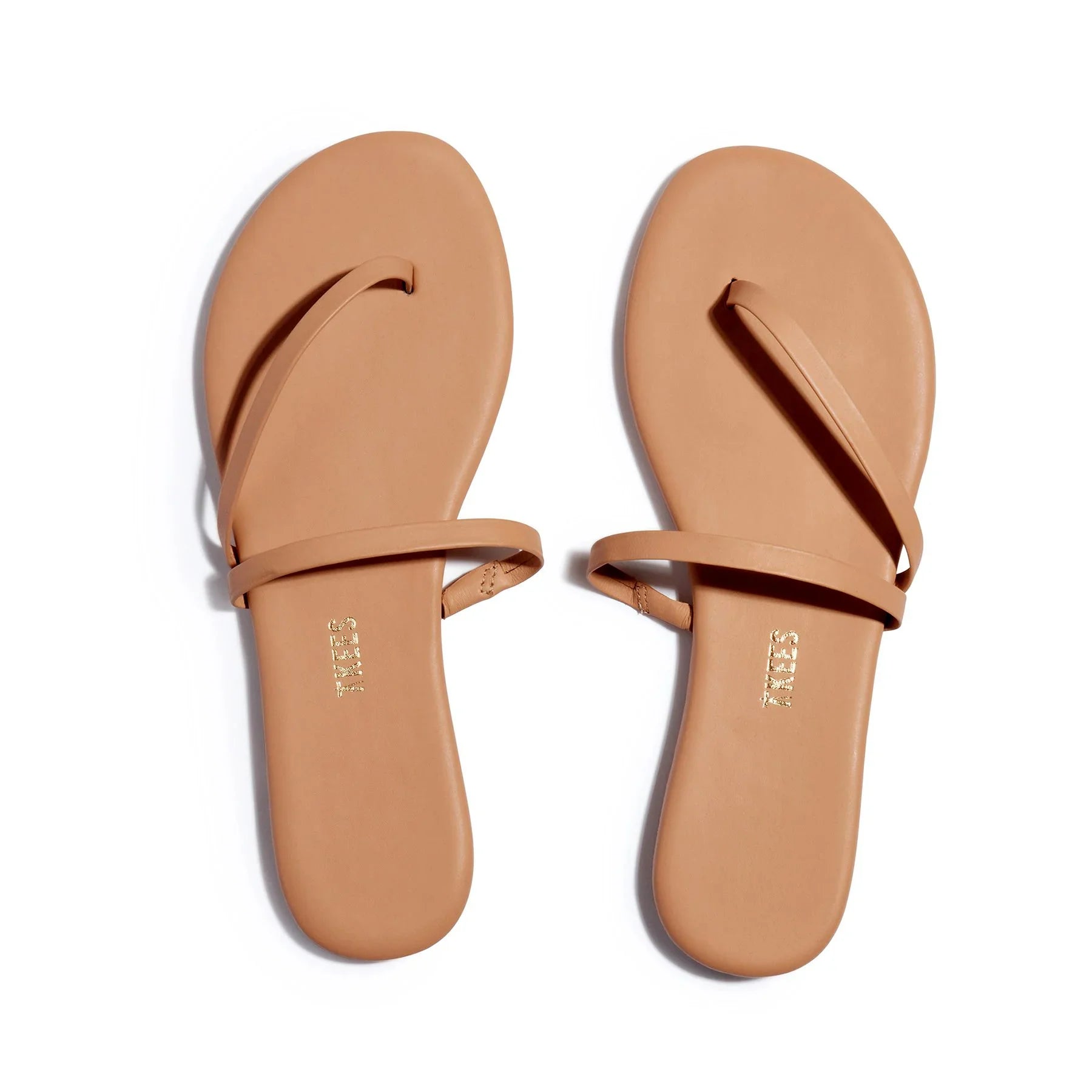 כפכפי נשים שטוחים בצבע בז׳ עם רצועות דקות, עיצוב מינימליסטי, מבית CHOZEN מותגים מובילים