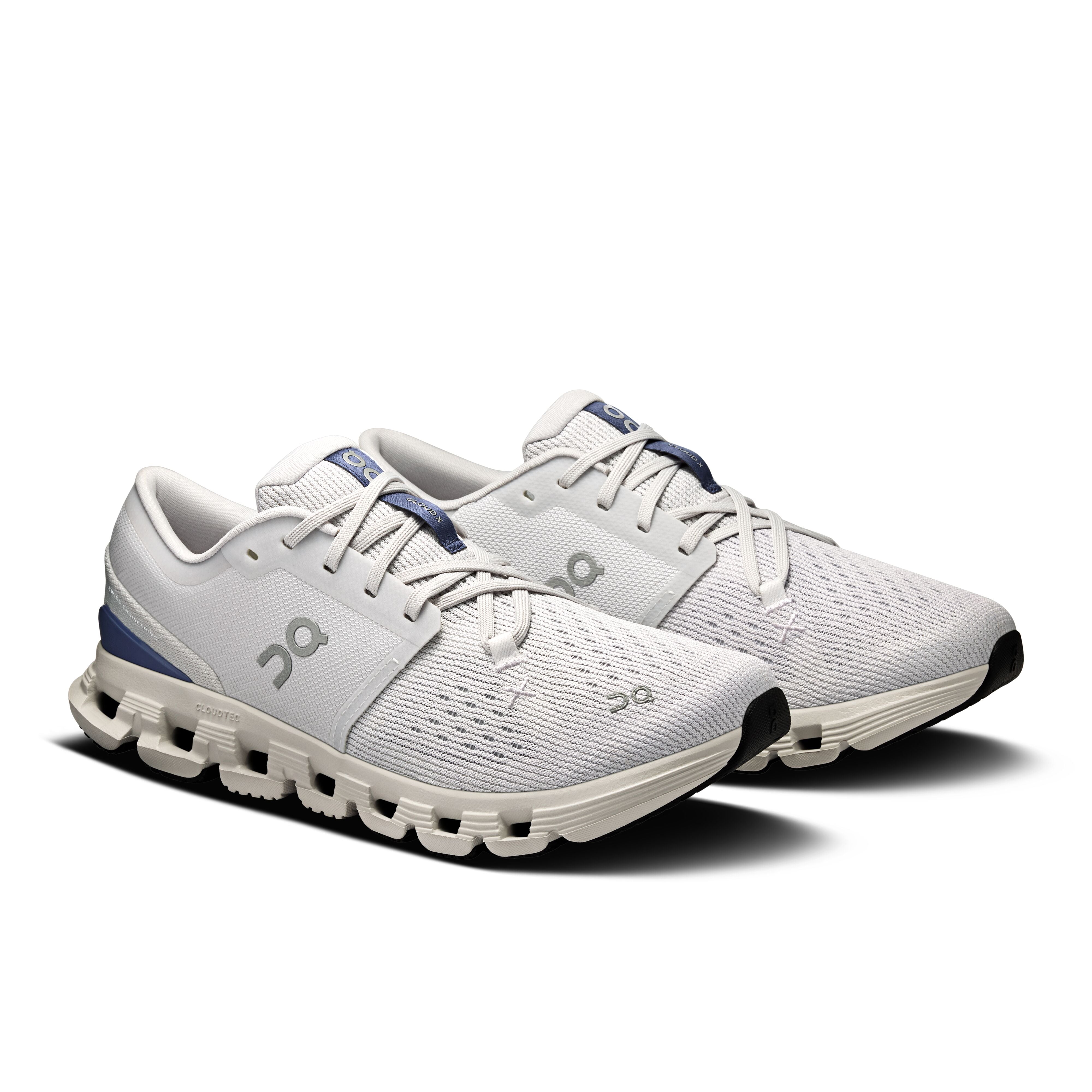 און קלאוד נעלי ריצה CLOUD X 4 לנשים