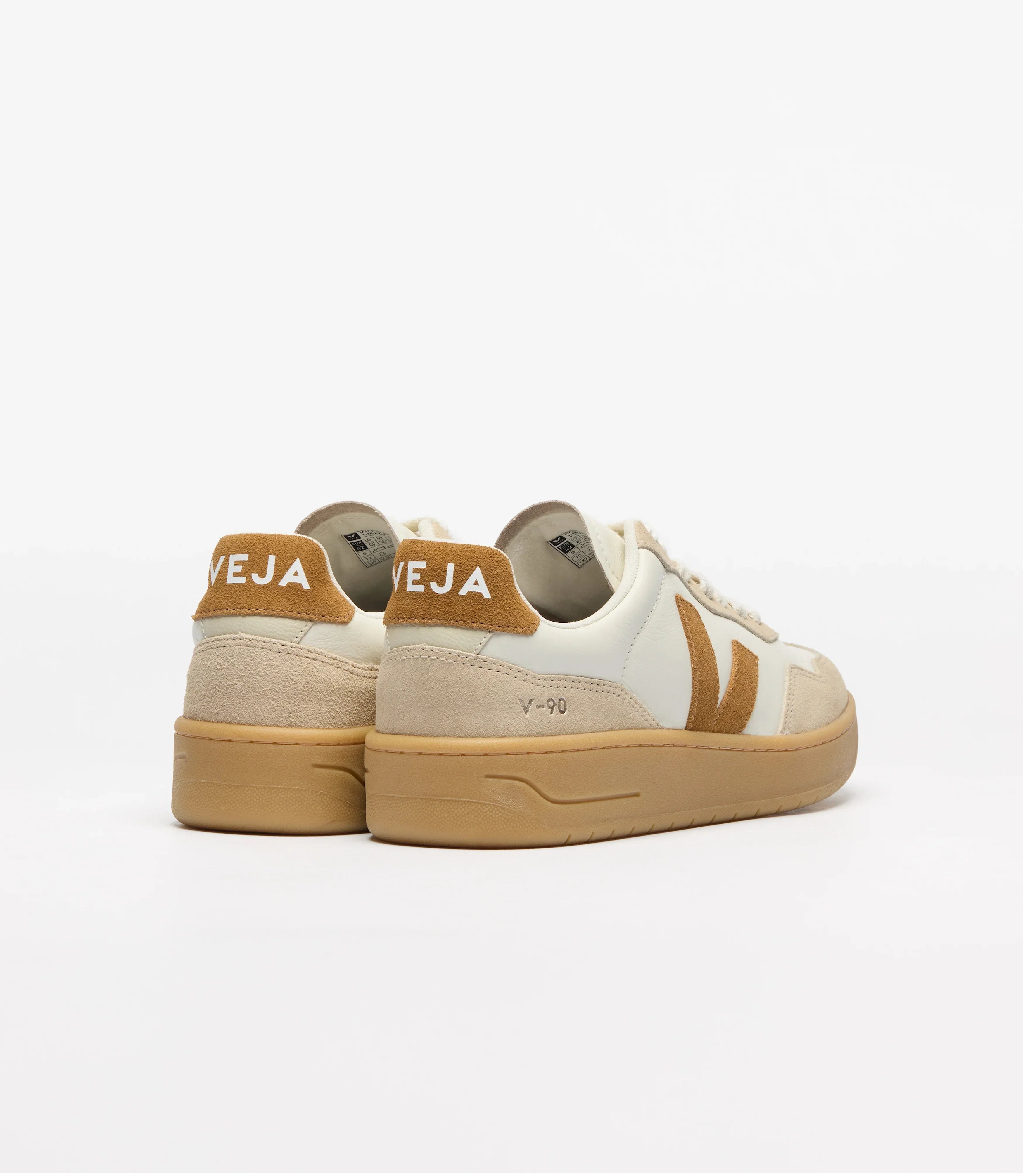 סניקרס Veja V-90 לנשים בצבע בז׳ ולבן, סוליה חומה, מבית CHOZEN מותגים מובילים
