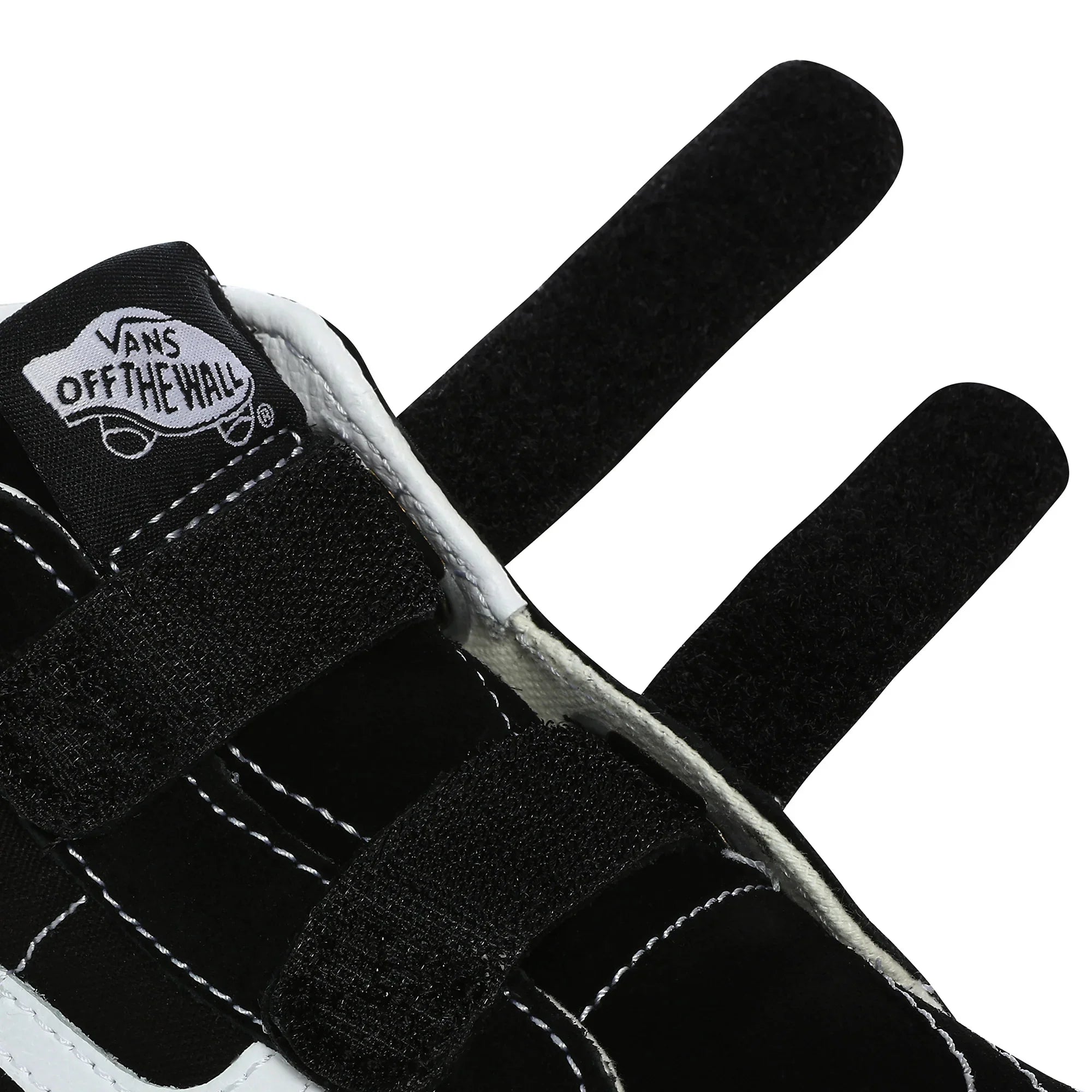 סניקרס Vans שחורות עם סקוצ'ים, לוגו VANS OFF THE WALL, מבית קבוצת אלפא ב-CHOZEN
