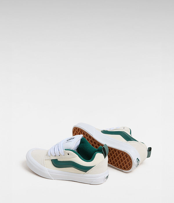 ואנס סניקרס KNU SKOOL לילדים