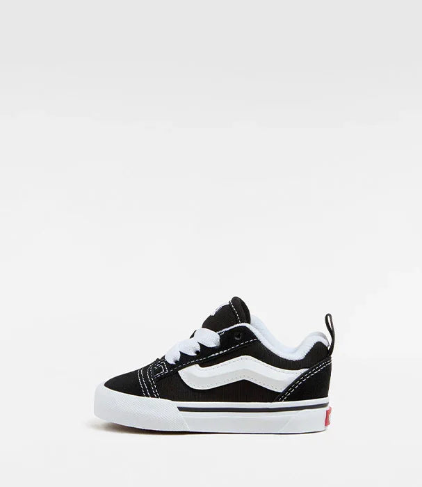 נעל תינוקות ונאס שחורה עם פס לבן, דגם קלאסי ב-CHOZEN